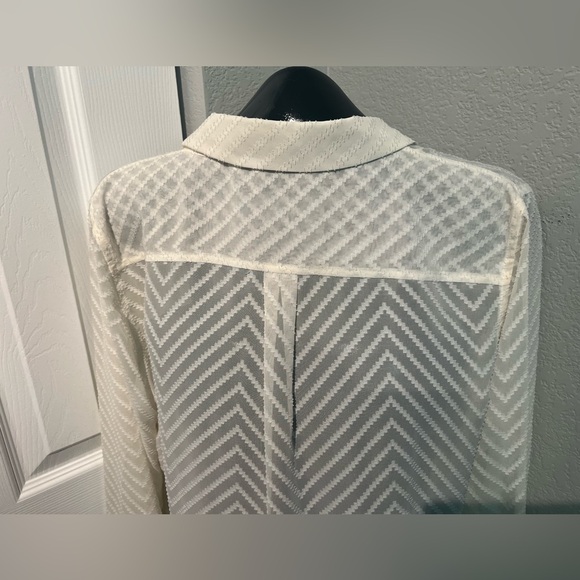 NEW with tags APT. 9 sheer white blouse XL, NWT - Picture 5 of 8